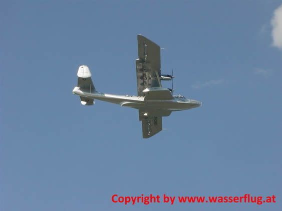 Landung der Dornier DO 24 in Klosterneuburg - Organisator war die Motorflugunion Klosterneuburg unter der Leitung von Gustav Z. Holdosi