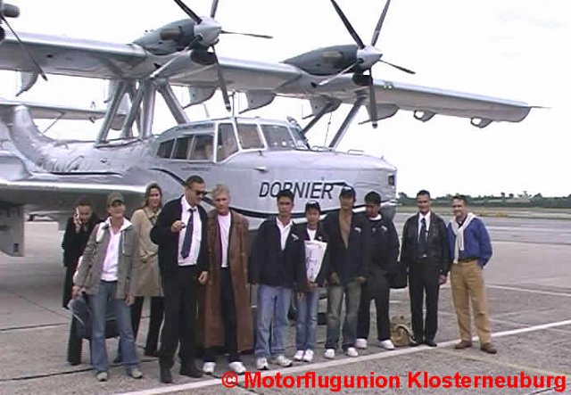 Landung der Dornier DO 24 in Klosterneuburg - Organisator war die Motorflugunion Klosterneuburg unter der Leitung von Gustav Z. Holdosi