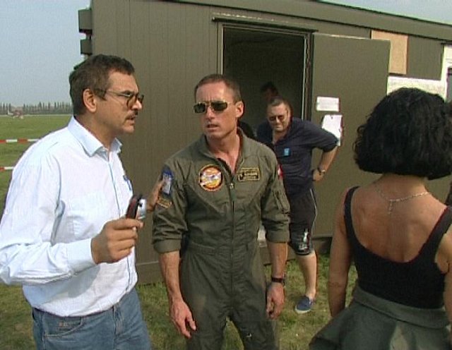 Einsatzbesprechung mit Kunstlflugstaffel