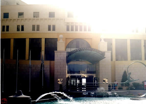 Malta-Hilton, Clubausflug Motorflugunion Klosterneuburg, 2001, Flugschule